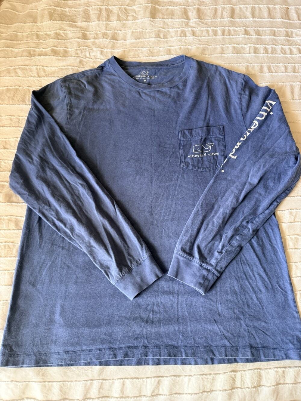 Vineyard Vines Mens M Blue Long Sleeve Crew Neck Pocket Tee Whale Logo Cotton